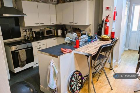 4 bedroom terraced house to rent, Comer Road, Worcester, WR2