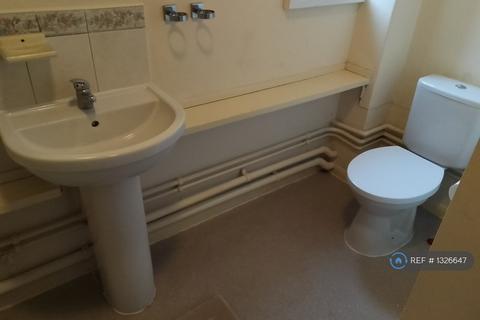 3 bedroom flat to rent, Southcrest, Redditch, B97