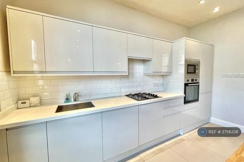 1 bedroom flat to rent, Balham High Road, London, SW12