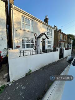 3 bedroom detached house to rent, The Myrke, Datchet, Slough, SL3