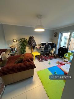 3 bedroom detached house to rent, The Myrke, Datchet, Slough, SL3