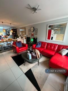 3 bedroom detached house to rent, The Myrke, Datchet, Slough, SL3