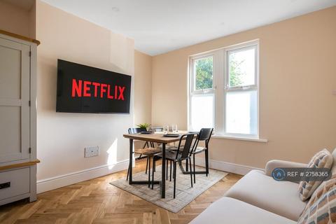 2 bedroom detached house to rent, Montpelier Road, Nottingham, NG7