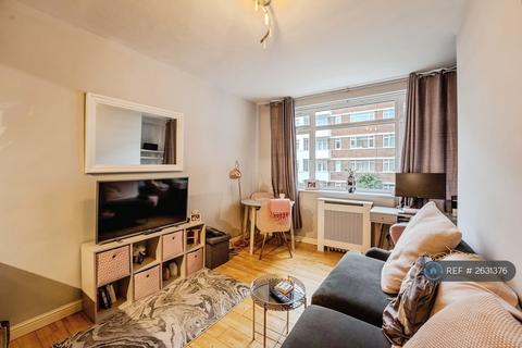 1 bedroom flat to rent, Ormonde Court, London, SW15