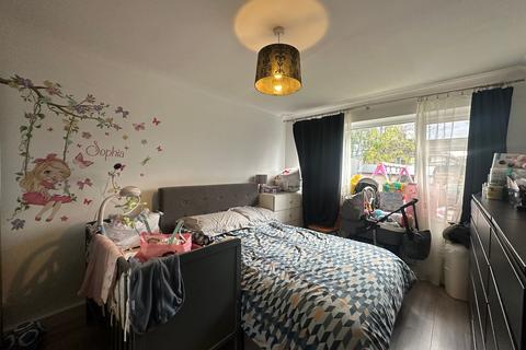 2 bedroom flat for sale, Luther Close, Edgware, HA8
