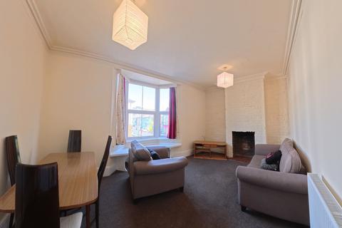 4 bedroom flat to rent, Lewes Road, Brighton BN2