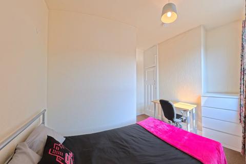 4 bedroom flat to rent, Lewes Road, Brighton BN2
