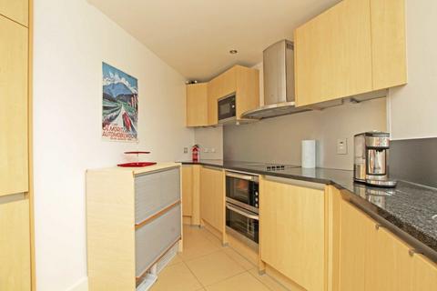 2 bedroom flat to rent, Durham Wharf Drive, Brentford TW8