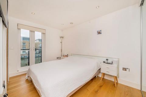 2 bedroom flat to rent, Durham Wharf Drive, Brentford TW8