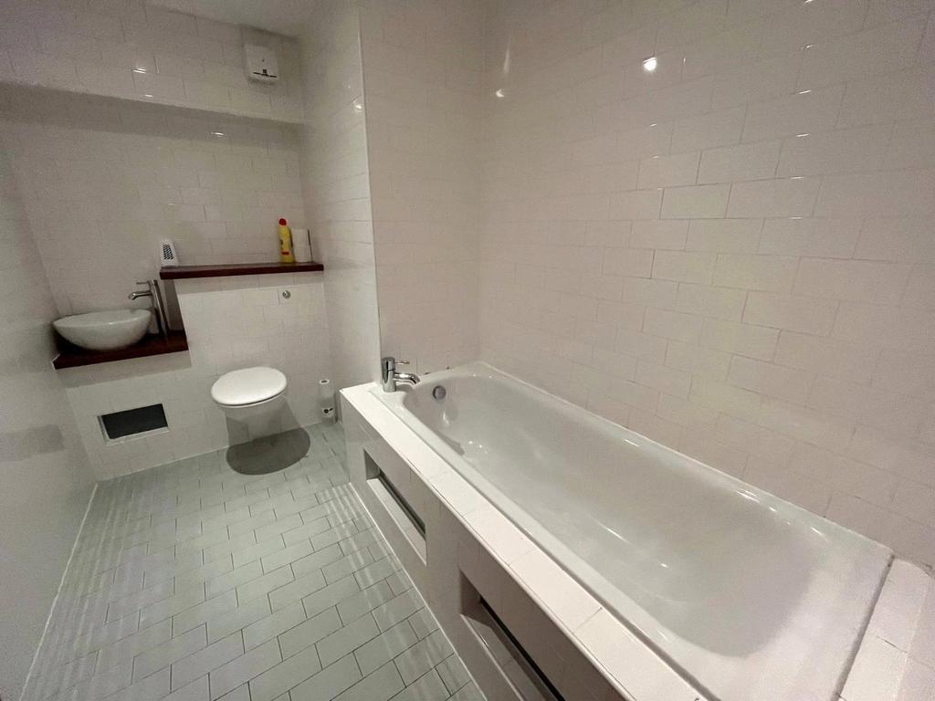 Main Bathroom
