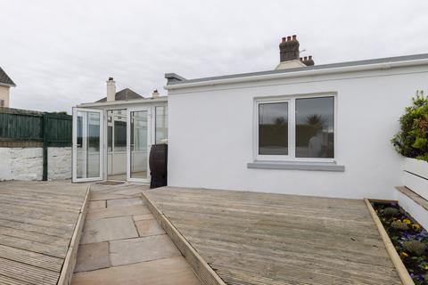 2 bedroom bungalow to rent, La Route De La Haule, St. Lawrence, Jersey