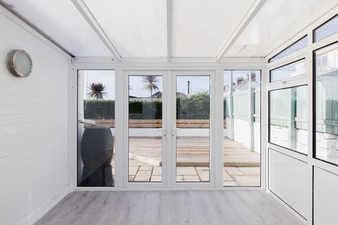 2 bedroom bungalow to rent, La Route De La Haule, St. Lawrence, Jersey
