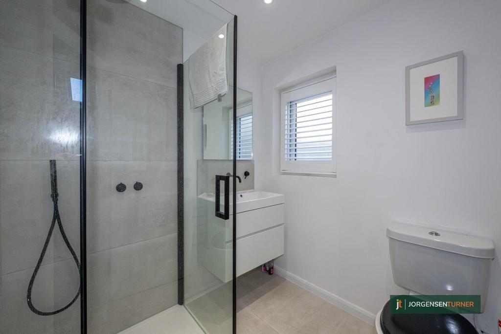 Shower Room .jpg