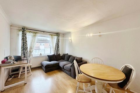 2 bedroom flat for sale, Luther Close, Edgware, HA8