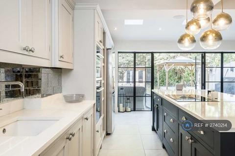 4 bedroom semi-detached house to rent, Le May Avenue, London, SE12