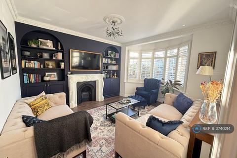 4 bedroom semi-detached house to rent, Le May Avenue, London, SE12