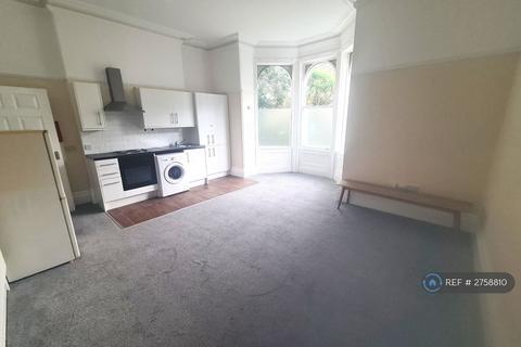 1 bedroom flat to rent, Abbey Road, Llandudno, LL30