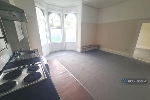 1 bedroom flat to rent, Abbey Road, Llandudno, LL30