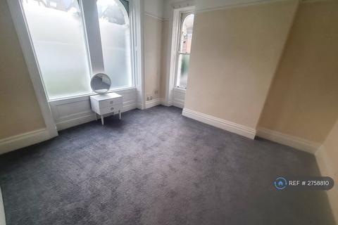 1 bedroom flat to rent, Abbey Road, Llandudno, LL30