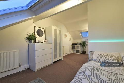 1 bedroom in a house share to rent, Ingram Road, Sheffield, S2