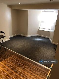 2 bedroom flat to rent, College Grove Road, Wakefield, WF1