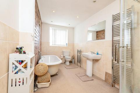 3 bedroom semi-detached house for sale, Middleton Road, West Yorkshire LS10