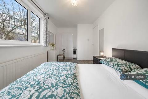 1 bedroom flat to rent, Westdean Close, London, SW18
