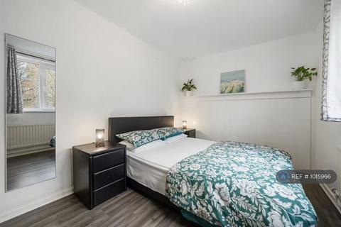 1 bedroom flat to rent, Westdean Close, London, SW18