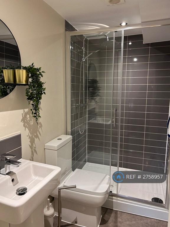 Bathroom Studio 3