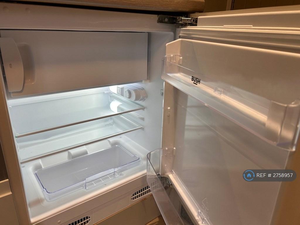Intergrated Fridge With Freezer Compartment