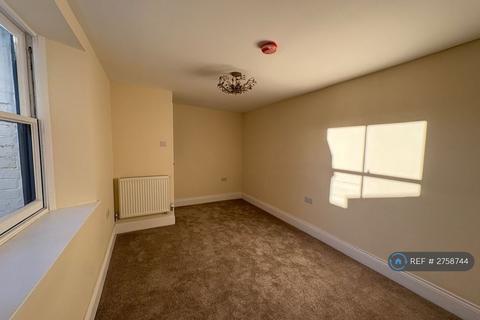2 bedroom flat to rent, Babbacombe Road, Torquay, TQ1