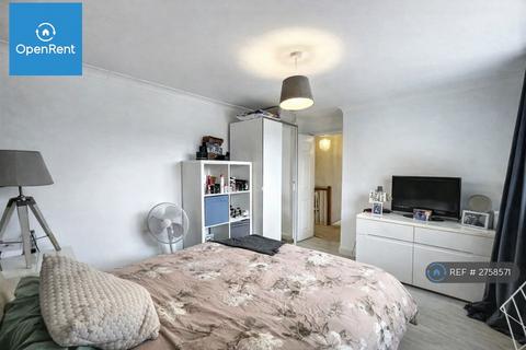 3 bedroom terraced house to rent, Holly Road, Risca, Newport, NP11