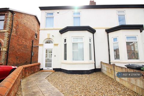 3 bedroom semi-detached house to rent, Linaker Street, Southport, PR8