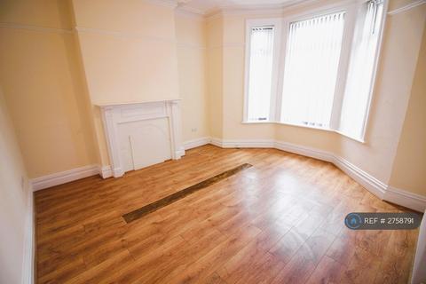 3 bedroom semi-detached house to rent, Linaker Street, Southport, PR8