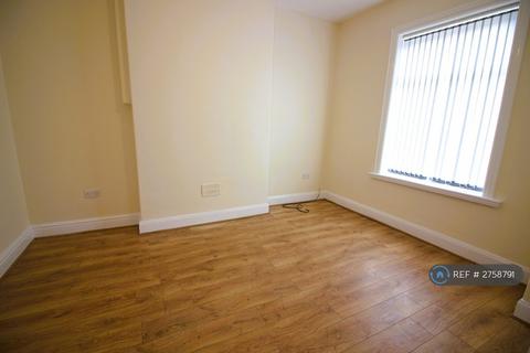 3 bedroom semi-detached house to rent, Linaker Street, Southport, PR8
