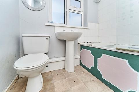3 bedroom end of terrace house for sale, 8 Laurel Drive, Wistaston, Crewe, CW2 8RF