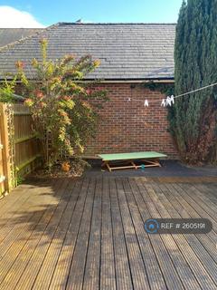 1 bedroom in a house share to rent, Pondtail Park, Horsham, RH12