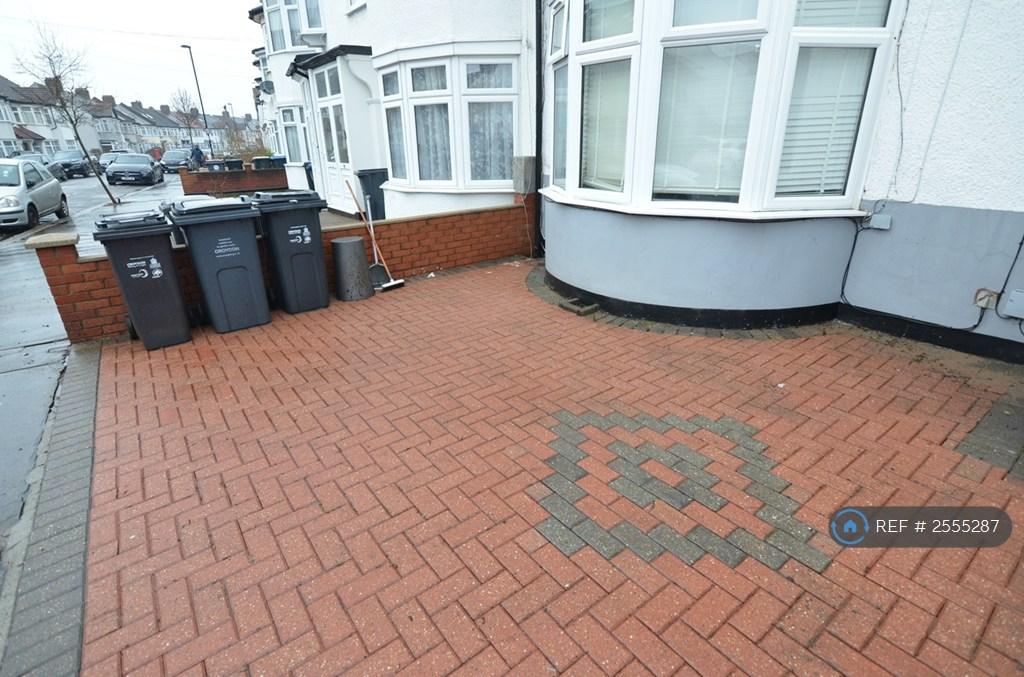 Driveway / Shared Parking