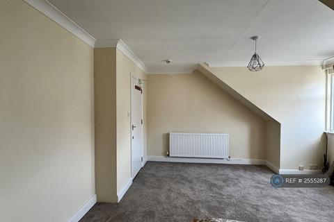 1 bedroom in a house share to rent, Fairlands Avenue, Thornton Heath, CR7