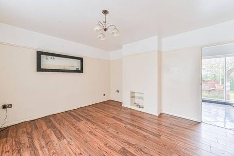 3 bedroom end of terrace house to rent, Flimwell Close, Bromley, BR1