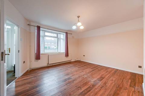 3 bedroom end of terrace house to rent, Flimwell Close, Bromley, BR1
