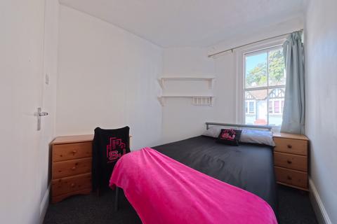 5 bedroom terraced house to rent, Roundhill Crescent BN2