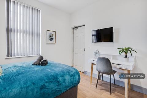 1 bedroom in a house share to rent, Carlton Road, Birkenhead, CH42