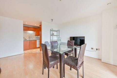 Holland Gardens, Kew Bridge, Brentford, TW8