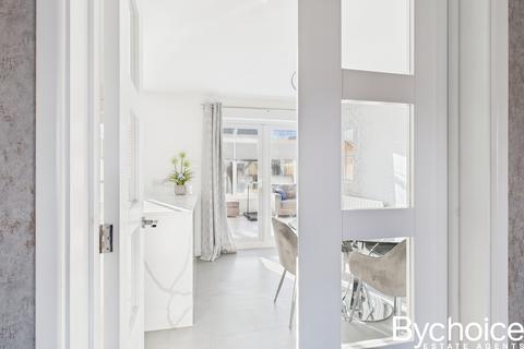 3 bedroom detached house for sale, Grenadier Road, Haverhill, Suffolk