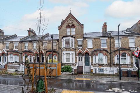 .Elm Park, Brixton Hill, London, SW2