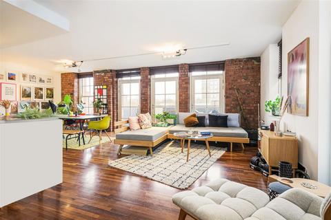 2 bedroom apartment for sale, Green Walk, London