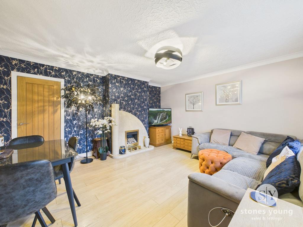 Lounge &amp; Dining Room