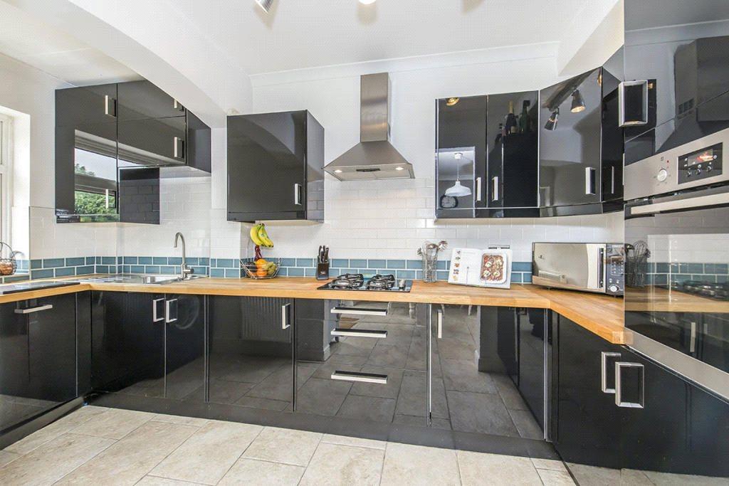 Fitted Kitchen