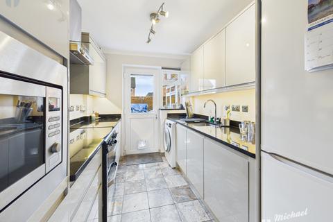 3 bedroom end of terrace house for sale, Dormer Close, Aylesbury, Buckinghamshire